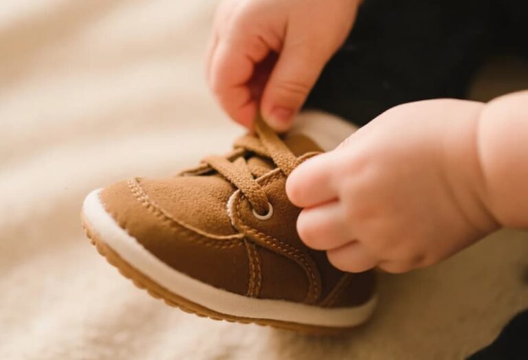 when can babies wear shoes